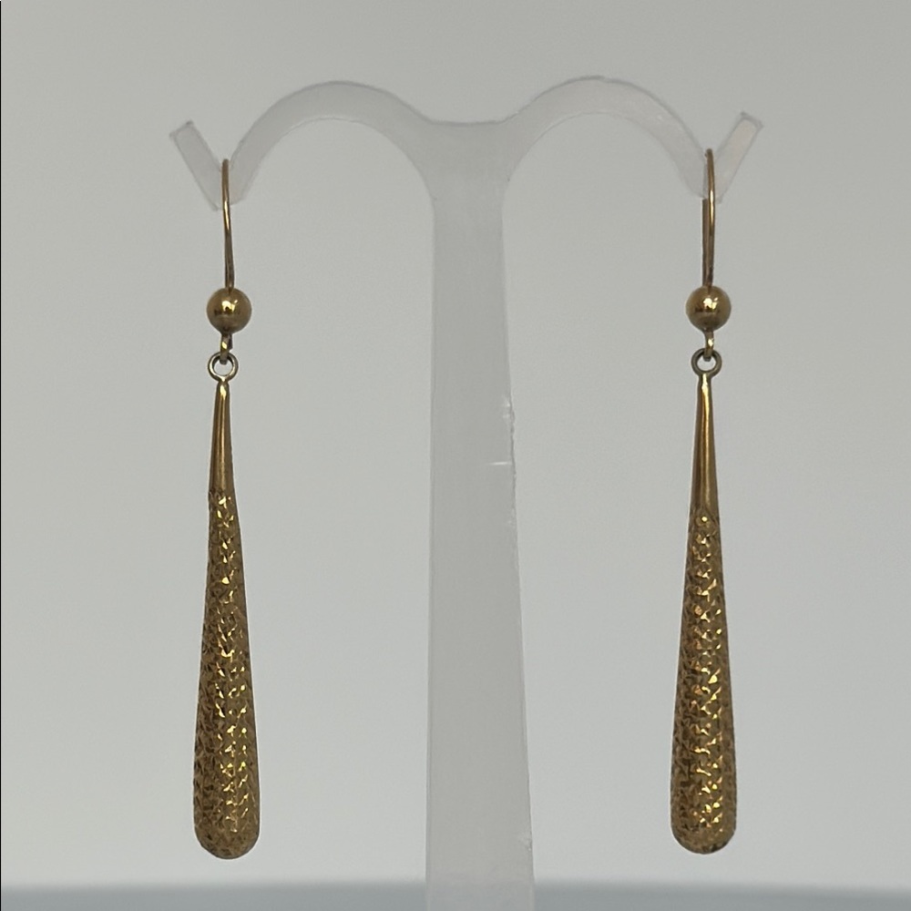 Elegant Gold Drop Earrings